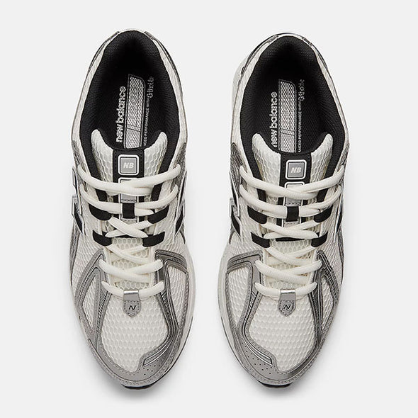 New Balance 1906R Silver Metallic/Black/Sea Salt