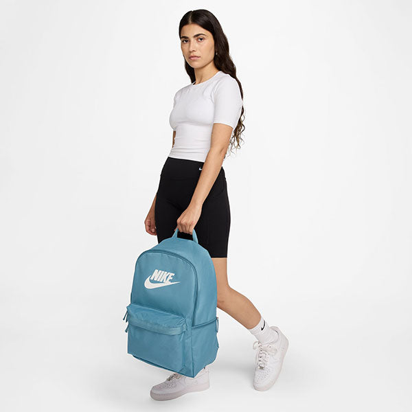 blue nike heritage backpack Unisex Backpack, White Let your child stay organized and stylish with this school backpack a perfect blend of sporty design and everyday functionality Nike Heritage Backpack 25L Smokey