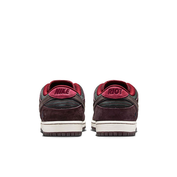 Nike SB Dunk Low Pro QS x Riot Skateshop Mahogany/Dark Beetroot/Team Red/Sail