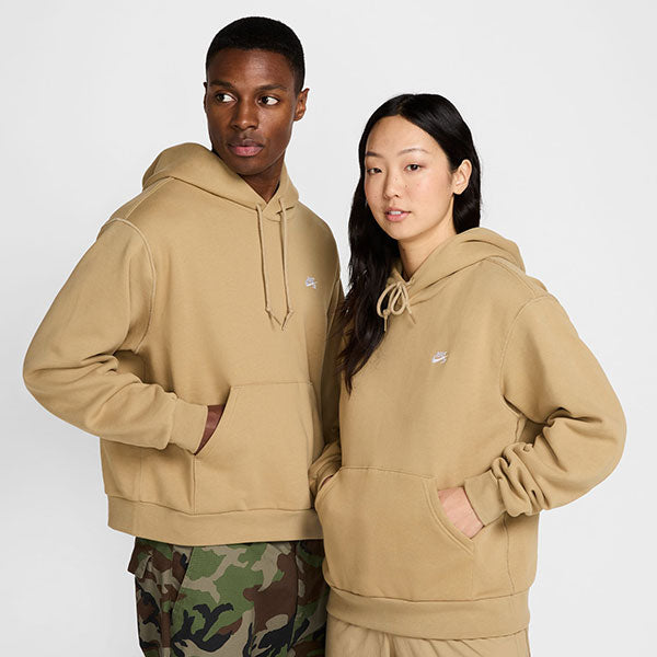 Nike SB Essential Logo Fleece Hoodie Parachute Beige/White – Xtreme  Boardshop (XBUSA.COM)